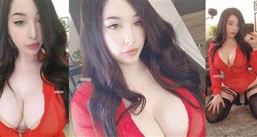 Pialoof Lewd Red Lingerie Cosplay Photos