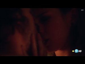 Maria Valverde - Hermanos (2014) 2 Sex Scene