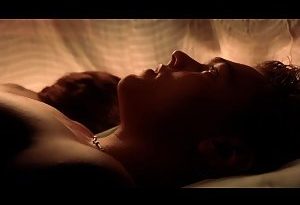 Tilda Swinton - Beach (2000) Sex Scene