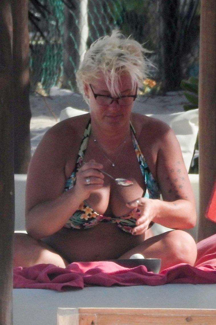 Anne Burrell Hot (18 Photos)