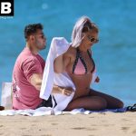 Britney Spears is Seen Wearing a Pink and Black Bikini While on Vacation with Her Boyfriend (23 Photos)