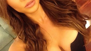 Catherine Paiz Nude & Sexy Collection (51 Photos)