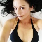 Catherine Zeta-Jones Sexy (1 Photo)