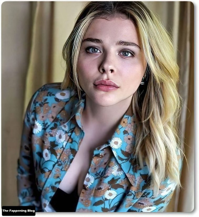 Chloe Grace Moretz Sexy (2 Hot Photos)