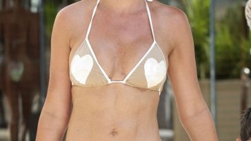 Danielle Lloyd Shows Off Her Amazing Curves in a New Bikini Shoot (8 Photos)