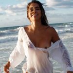 Diana Maux Topless and Sexy Pics