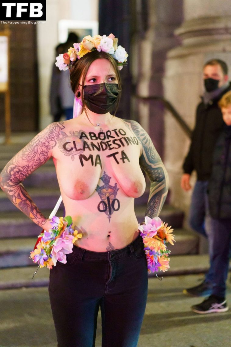 Femen Protests in Madrid (16 Nude Photos)