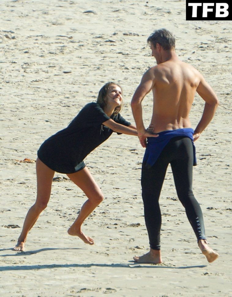 Isabel Lucas is Pictured with Her Boyfriend at Beach in Byron Bay (23 Photos)