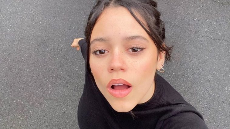 Jenna Ortega Sexy (15 Photos)