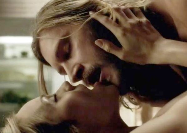 Laura Vandervoort Making Out In Hot Sex Scene From 'Bitten' Series