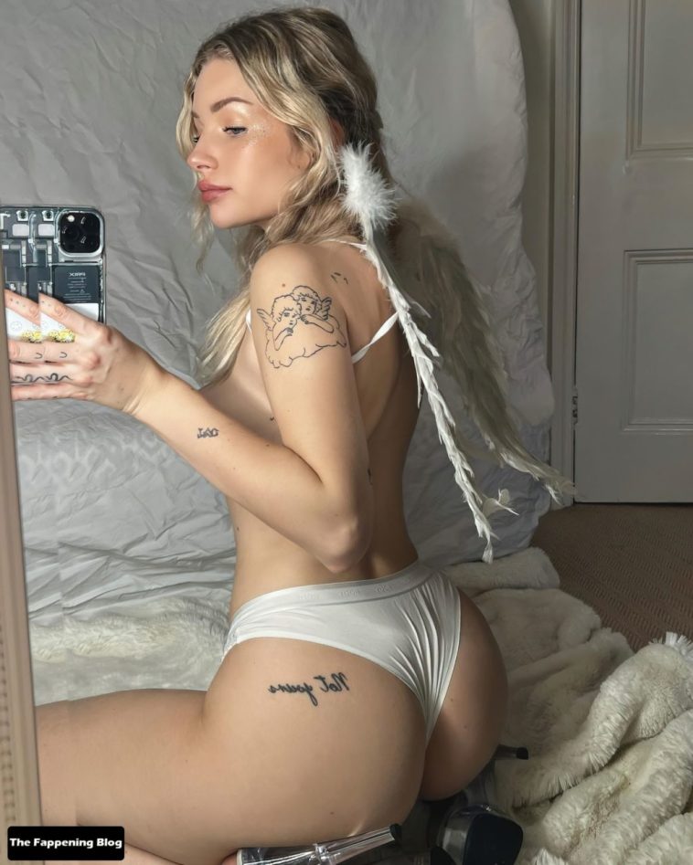 Lottie Moss Nude & Sexy (15 Photos)