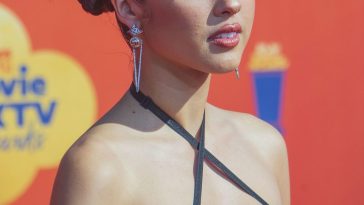 Olivia Rodrigo Flaunts Her Sexy Figure at the 2022 MTV Movie & TV Awards in Santa Monica (120 Photos)
