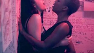 Samira Wiley & Michala Brasseur Lesbian Fingering in 'The Handmaid's Tale'