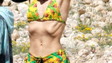 Shakira Shows Off Her Svelte Physique on Her Holidays on the Pitiusas Islands (22 Photos)