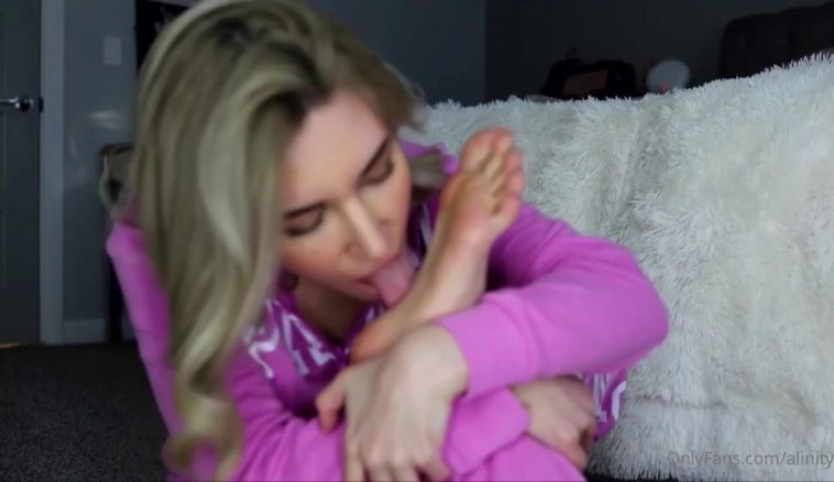 Alinity Feet Licking Onlyfans Video Leaked