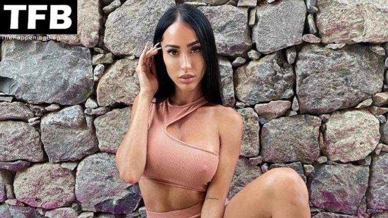 Aurah Ruiz Sexy (7 Photos)