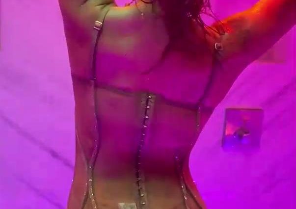 Bella Thorne Lingerie Shower Onlyfans Video Leaked