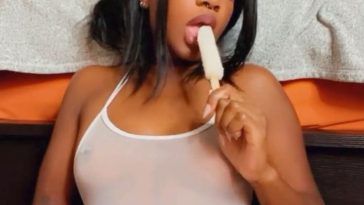 KayyyBear Popsicle Blowjob Masturbation Onlyfans Video Leaked