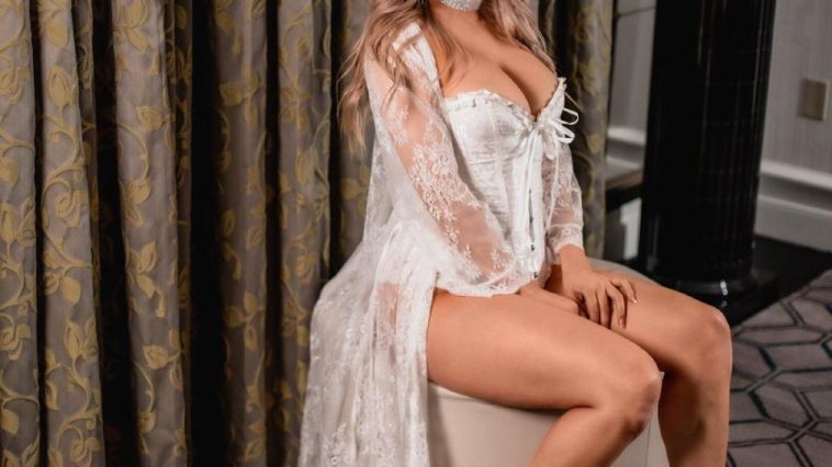 Pnkysparkles White Corset Onlyfans Set Leaked