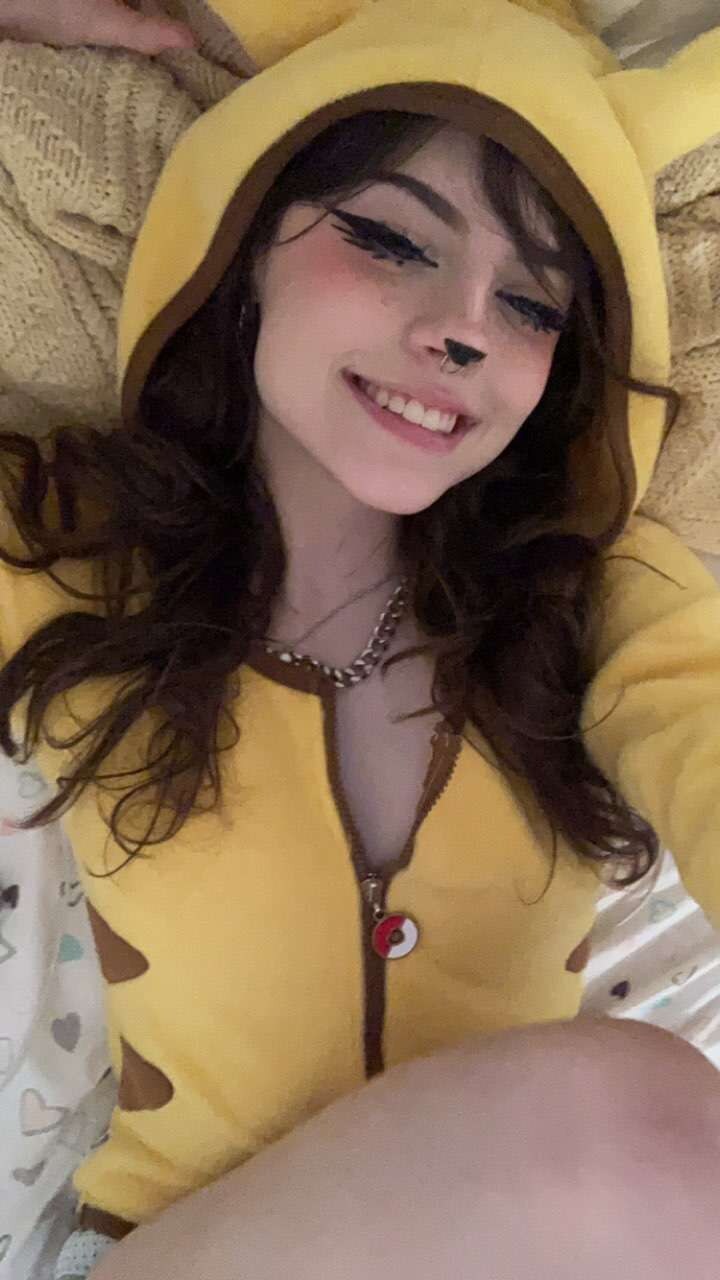 AesheticallyHannah Pika Pika