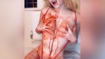 Belle Delphine Bloody Pussy Fingering