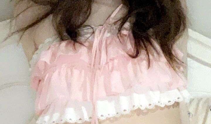 AesheticallyHannah Patreon Pink Ruffle