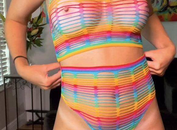 Vicky Stark Colorful Crochet Outfit Try On Onlyfans Video Leaked