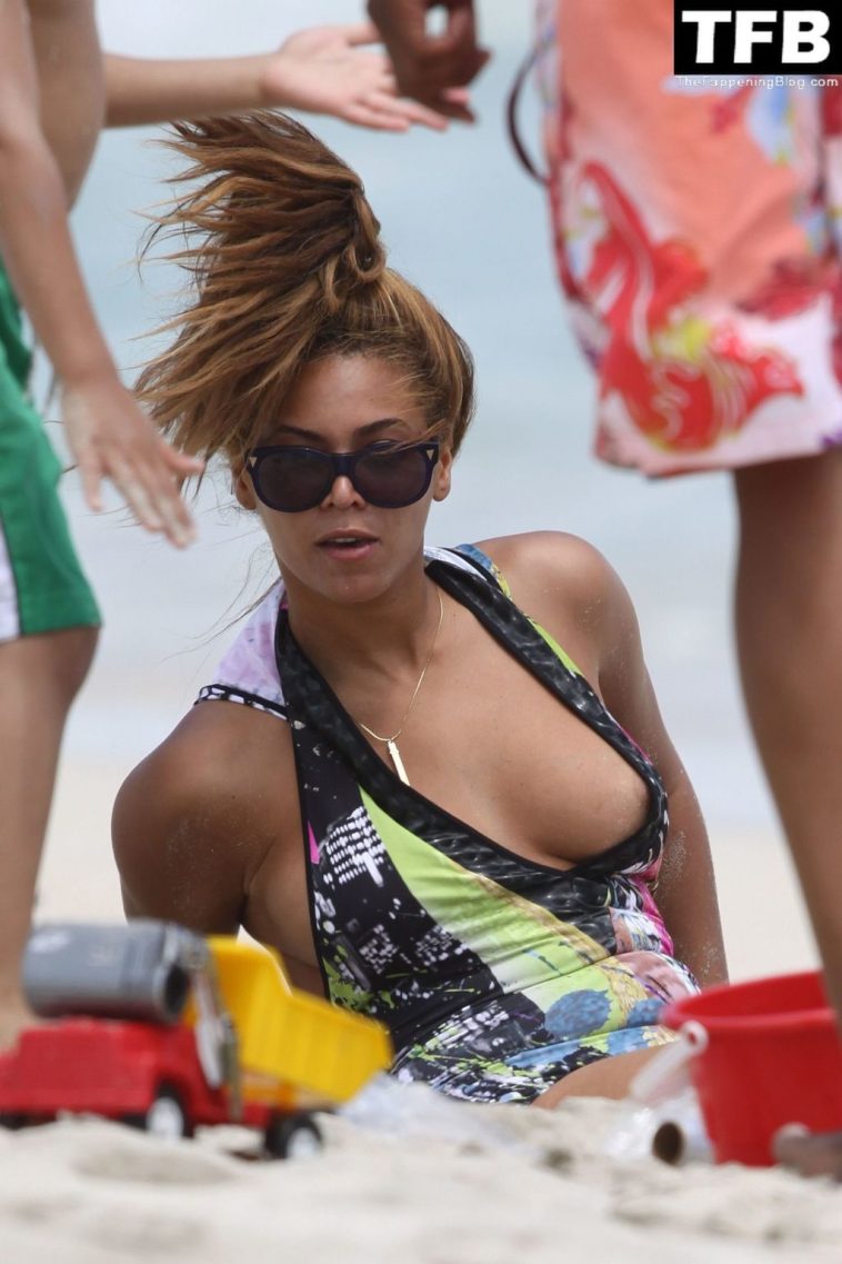 Beyoncé Nude & Sexy Collection - Part 1 (150 Photos)