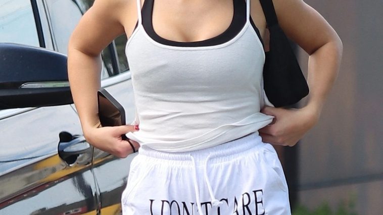 Addison Rae Sports Short Shorts with the Message “I Don’t Care“ While Leaving Her Workout (84 Photos)