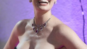 Adriana Abenia Flaunts Her Sexy Boobs at the Woman Planet Awards (12 Photos)