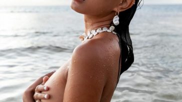 Amber Abara Topless & Sexy Collection (13 Photos)