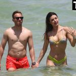 Arthur Melo Hits the Beach with His Girlfriend in Miami (8 Photos)