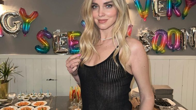 Chiara Ferragni Flashes Her Nude Tits (3 Photos)