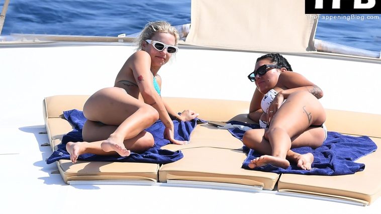 Ella Ding & Domenica Calarco Show Off Their Nude Tits While on Holiday on the Amalfi Coast (55 Photos)