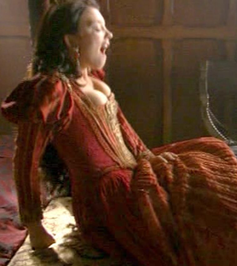 Natalie Dormer Nude Boobs In The Tudors Series - FREE VIDEO