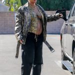 Pregnant Rihanna Bares Her Baby Bump For Lunch in Beverly Hills (80 Photos)