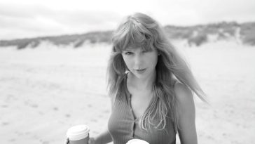 Taylor Swift Sexy (8 New Photos)