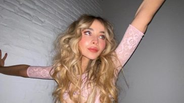 Sabrina Carpenter Looks Sexy in Pink (3 Photos)