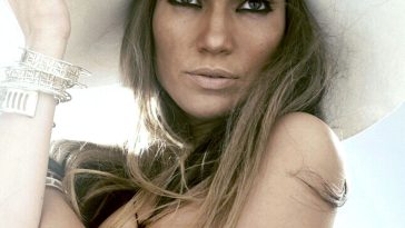 Jennifer Lopez Nude & Sexy Collection - Part 1 (150 Photos)