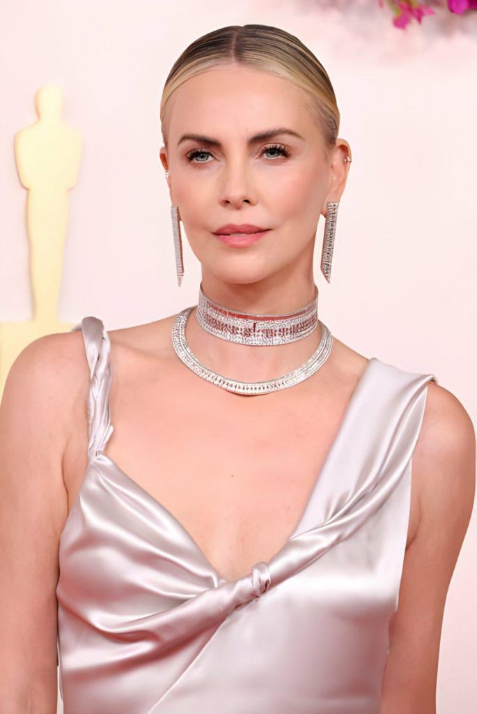 The Always Gorgeous Charlize Theron At This Years Oscars Nude Sexy