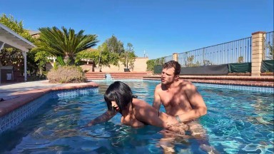 Cherry Devivre - Had Some Underwater Scene