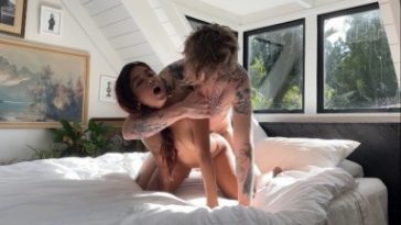 Mia Z - Passionate Creampie Sextape