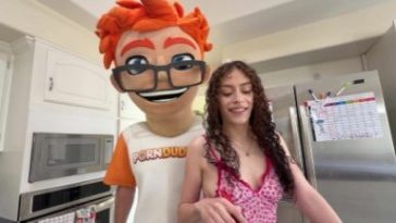 Stella Nash - Has Porn Dude as an Appetizer - PornDudeCasting