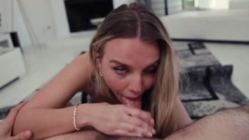 Kate Dalia - Gets Sloppy For Head - Throated